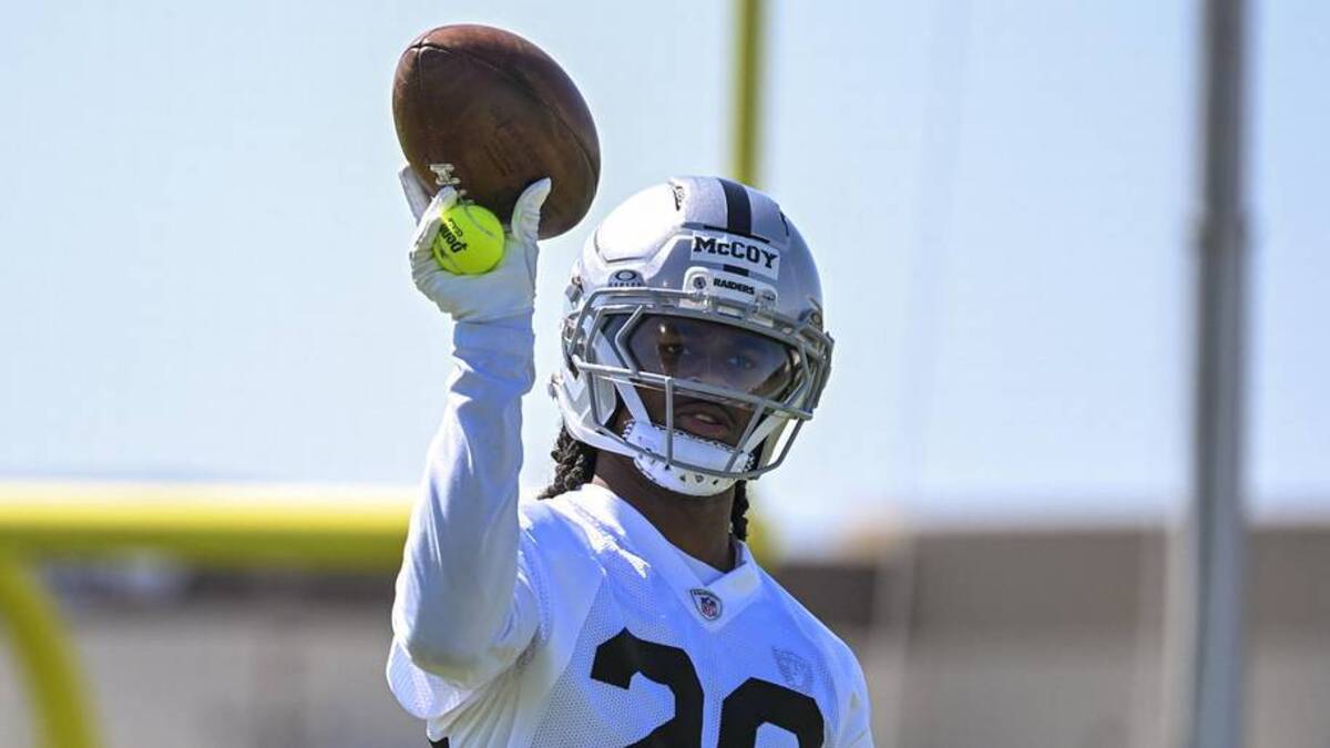  May 20, 2026; Henderson, NV, USA; Las Vegas Raiders cornerback Jermod McCoy (28) practices during organized team activities at Intermountain Health Performance Center. Mandatory Credit: Candice Ward-Imagn Images | Candice Ward-Imagn Images 