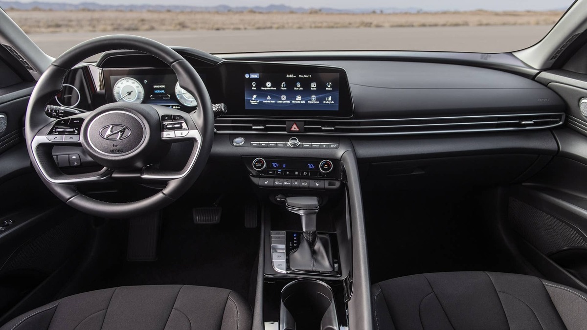  2022 Hyundai Elantra Hyundai