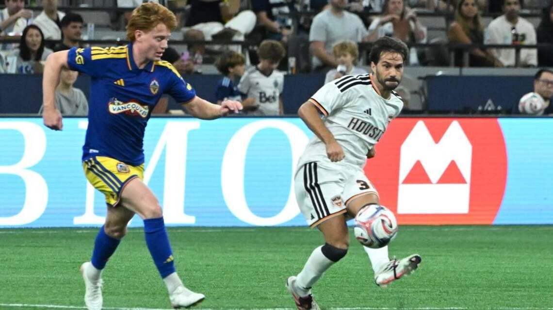 Dynamo blank Whitecaps, tie MLS mark with fifth straight shutout win 