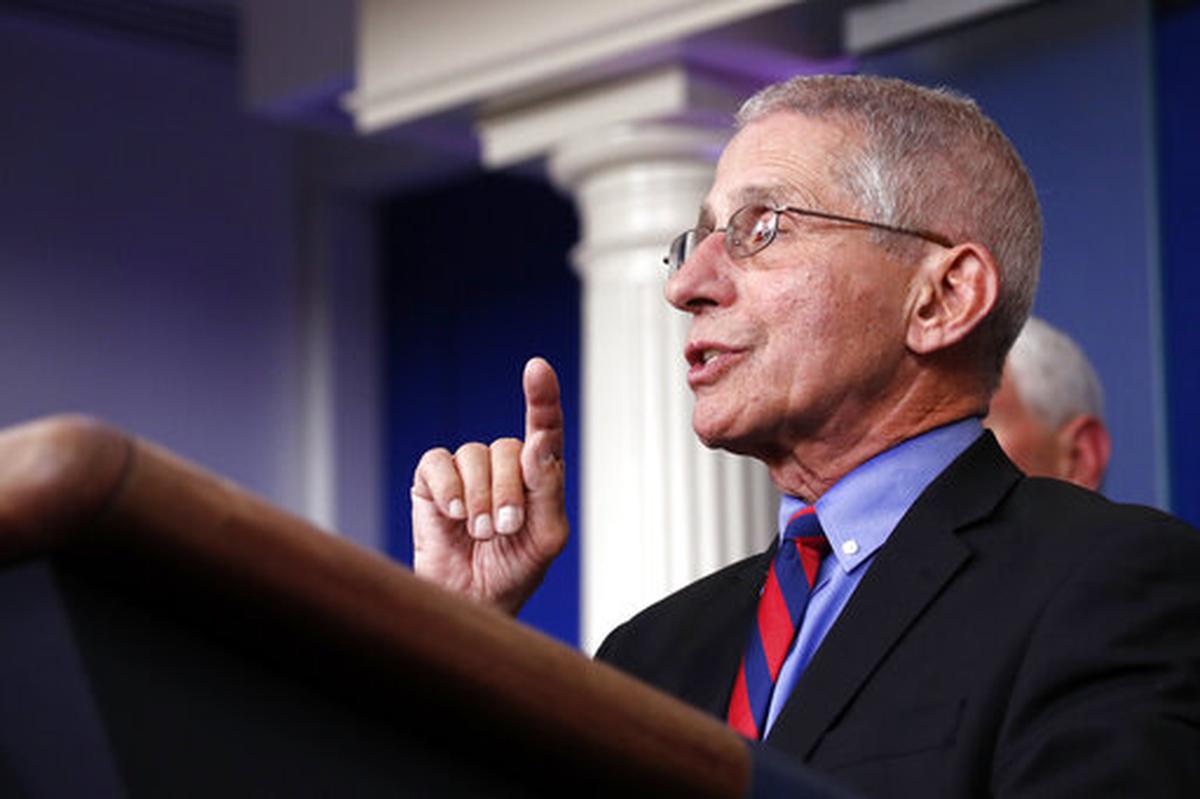 El doctor Anthony Fauci, habla sobre el coronavirus el 25, de marzo de 2020, en Washington.
