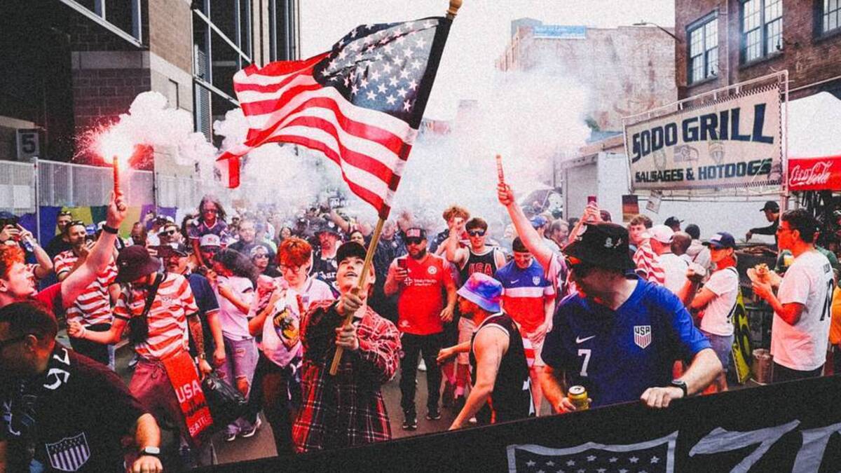  USMNT supporters brought loud intensity to the game's most critical moments. | Alex Grimm/Getty Images 