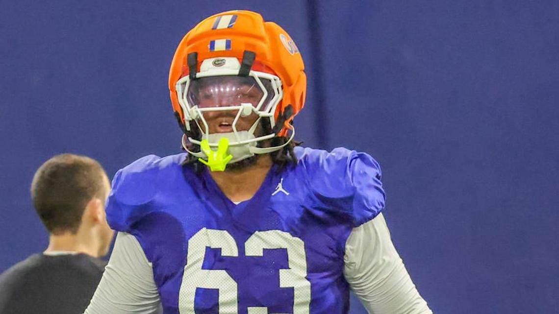  Florida offensive lineman Caden Jones. | Alan Youngblood/Gainesville Sun / USA TODAY NETWORK via Imagn Images 