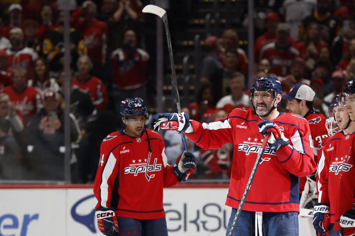  Ovechkin Explains Why He Declined Handshakes From Penguins, Swaps Jerseys & Sticks With Crosby 