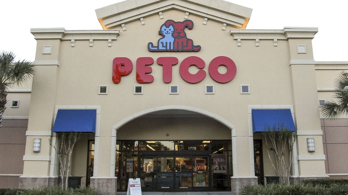  Petco expects to return to building vet hospitals in 2027. Shutterstock