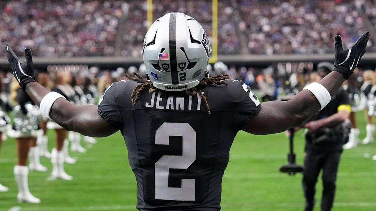  Dec 28, 2025; Paradise, Nevada, USA; Las Vegas Raiders running back Ashton Jeanty (2) enters the field before the game against the New York Giants at Allegiant Stadium. Mandatory Credit: Kirby Lee-Imagn Images | Kirby Lee-Imagn Images 