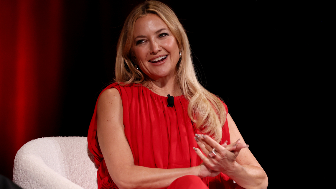 Kate Hudson Revived the ‘Ugly' Shoe Trend With This Easy, Comfy Slip-on Style 