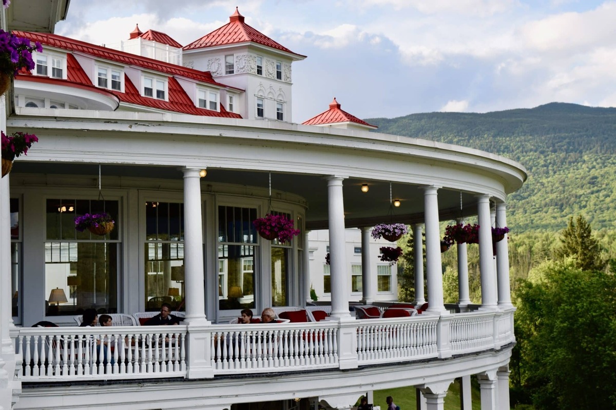  The porch at the Omni is one of the best spots for a cocktail and mountain views. Photo credit: Cathy Bennett Kopf 