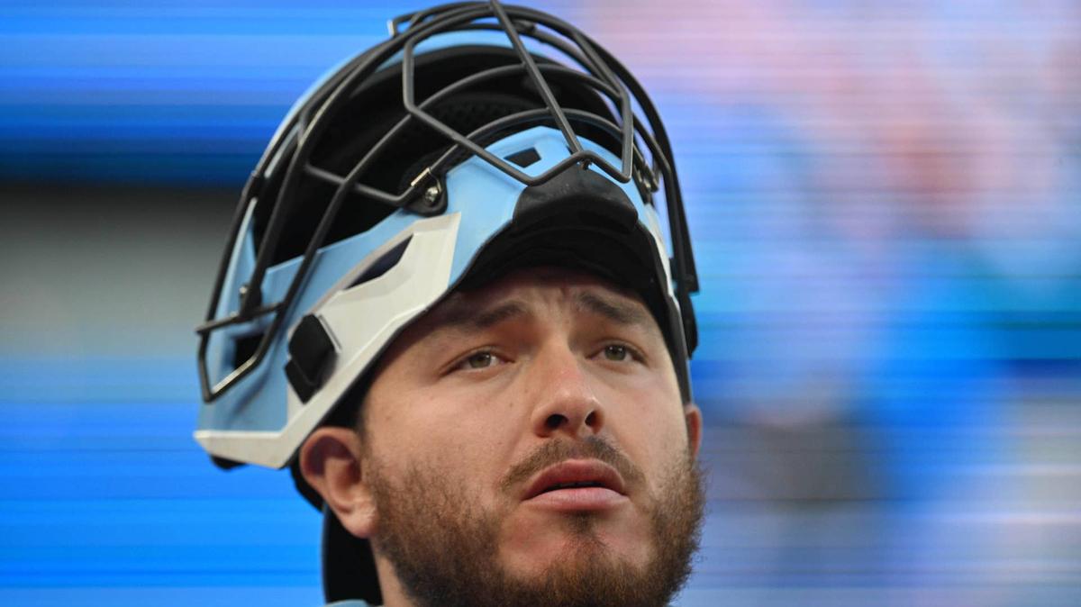 Toronto Blue Jays catcher Alejandro Kirk (30)