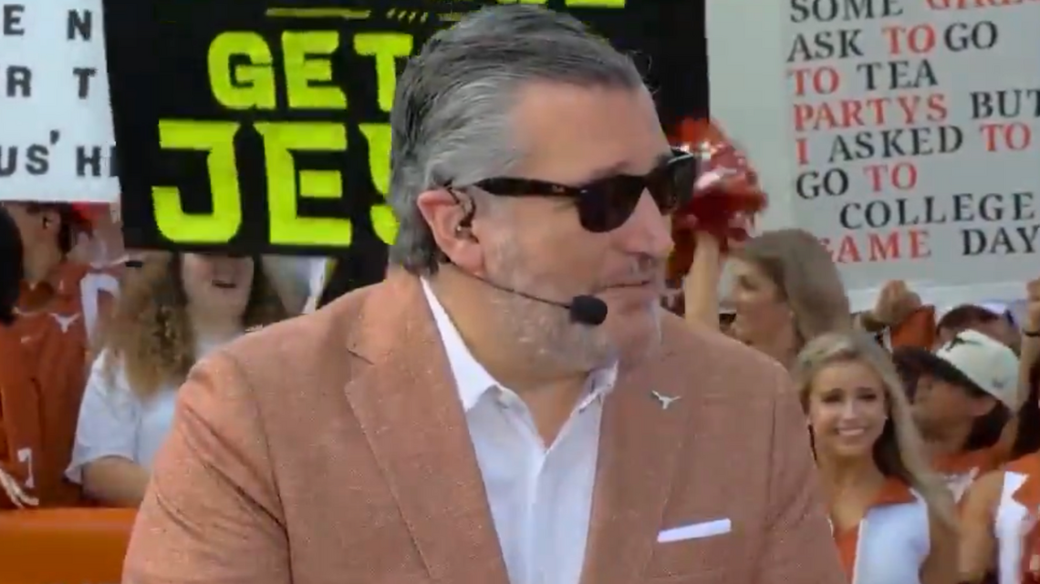 'College GameDay' Crowd Booed Ted Cruz During Entire Interview 