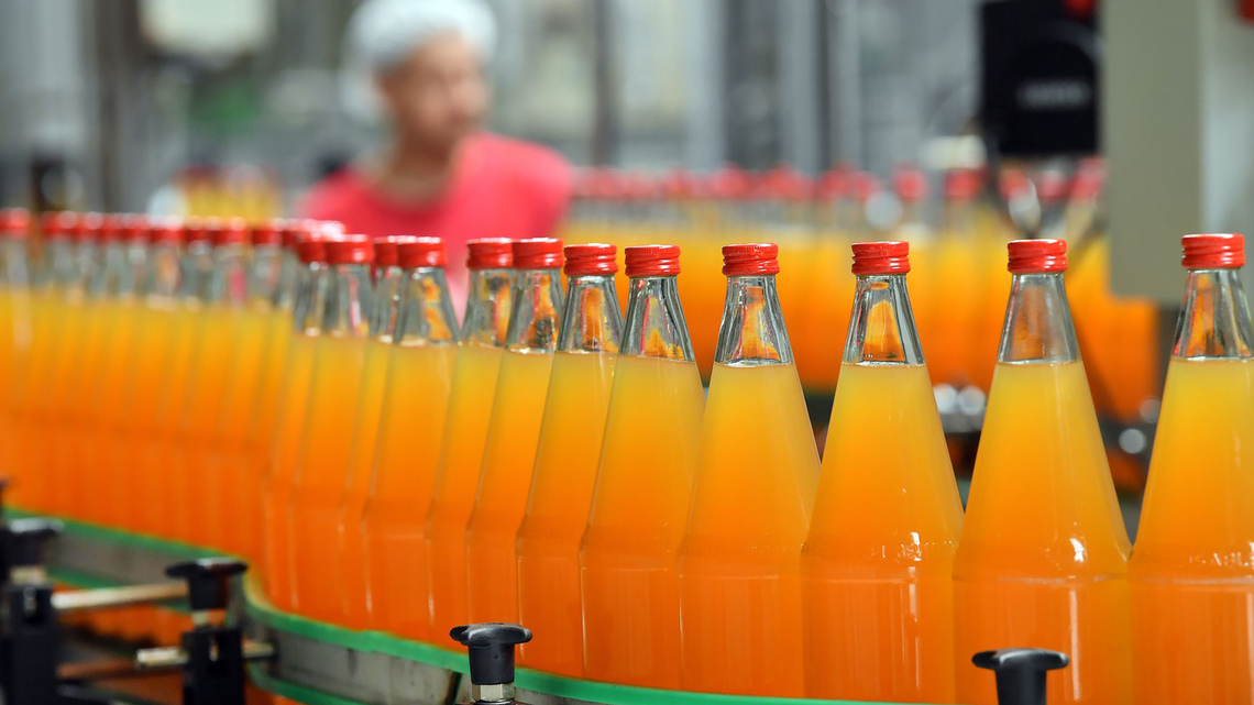Does drinking soda as a child raise your blood pressure later on? 