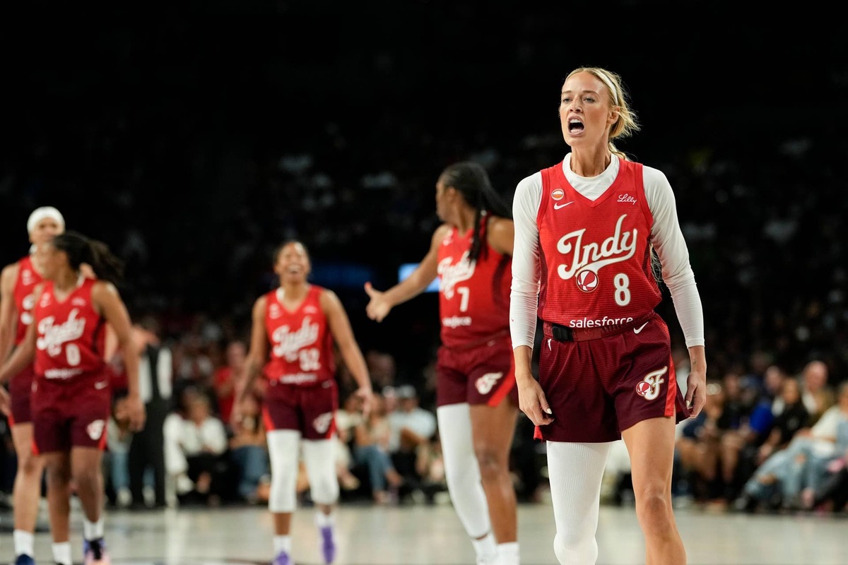  Indiana Fever guard Sophie Cunningham (8) reacts after scoring against the Las Vegas Aces. Lucas Peltier-Imagn Images