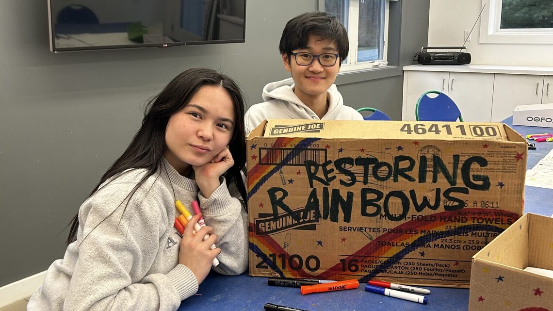 Teens Turn School Supply Waste Into Help for Students