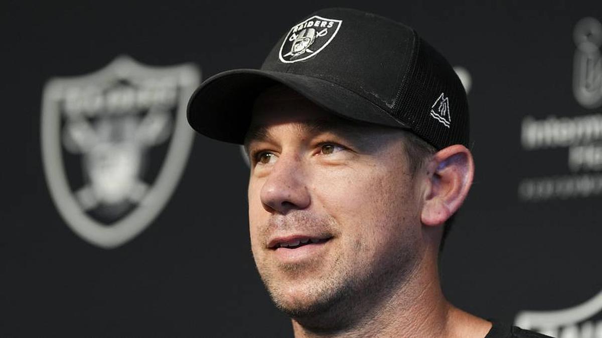  May 20, 2026; Henderson, NV, USA; Las Vegas Raiders head coach Klint Kubiak speaks during a news conference during organized team activities at Intermountain Health Performance Center. Mandatory Credit: Candice Ward-Imagn Images | Candice Ward-Imagn Images 