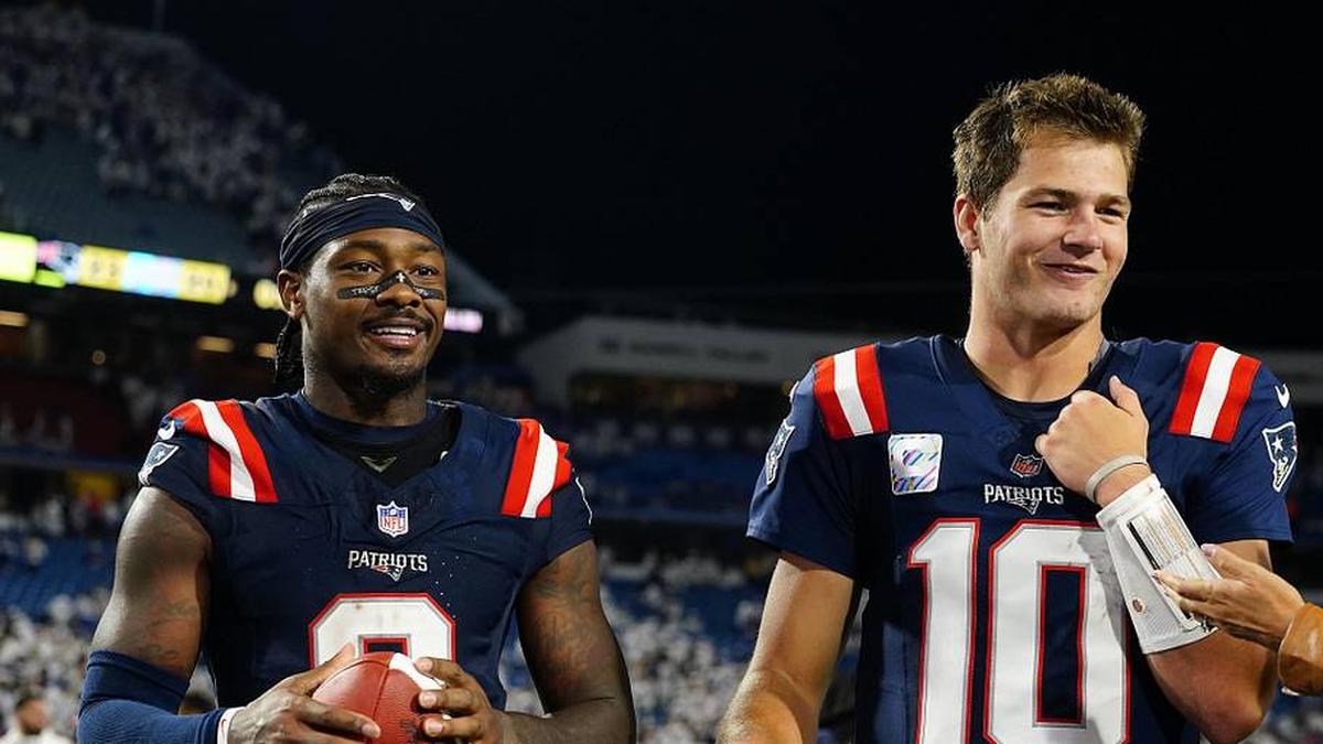  Oct 5, 2025; Orchard Park, New York, USA; New England Patriots quarterback Drake Maye (10) and wide receiver Stefon Diggs (8) walks off the field against the Buffalo Bills after the game at Highmark Stadium. Mandatory Credit: Gregory Fisher-Imagn Images | Gregory Fisher-Imagn Images 