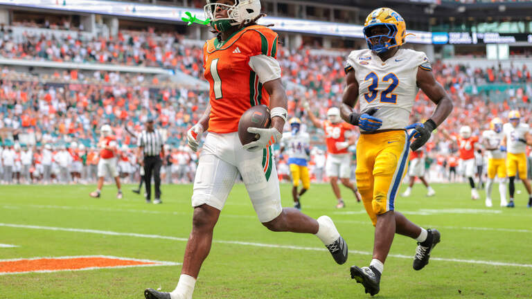 No. 1 Miami keeps rolling as Toney sets program record vs. Pitt