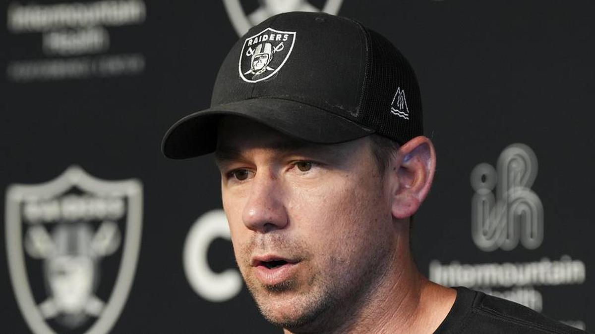  May 20, 2026; Henderson, NV, USA; Las Vegas Raiders head coach Klint Kubiak speaks during a news conference during organized team activities at Intermountain Health Performance Center. Mandatory Credit: Candice Ward-Imagn Images | Candice Ward-Imagn Images 
