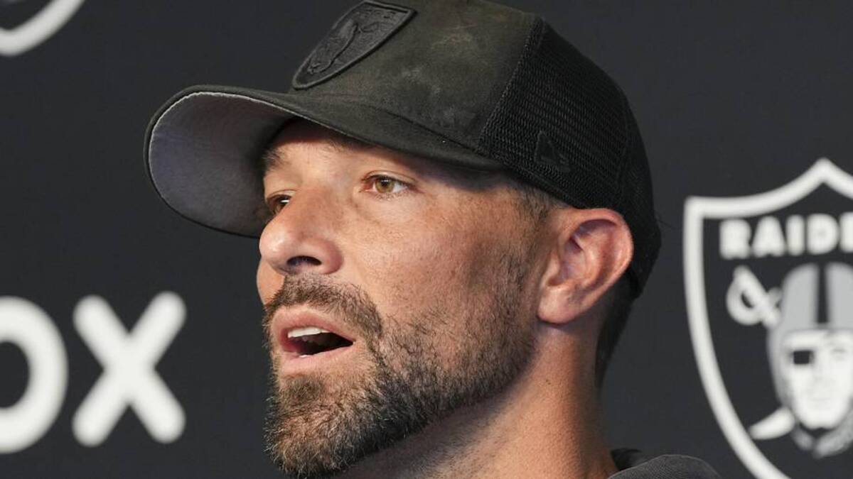  Jun 3, 2026; Henderson, NV, USA; Las Vegas Raiders defensive coordinator Rob Leonard speaks during a news conference during organized team activities at Intermountain Health Performance Center. Mandatory Credit: Candice Ward-Imagn Images | Candice Ward-Imagn Images 