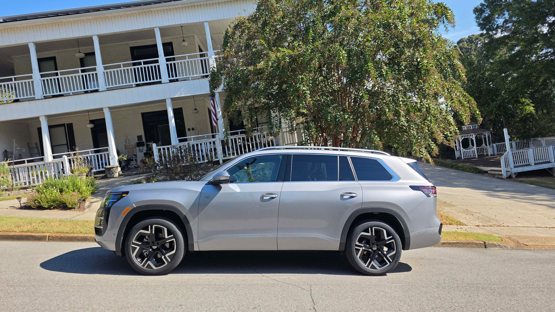 Auto review: At the helm of the giant, remade VW Atlas