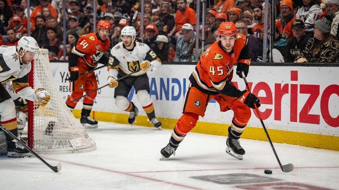 Ducks find power-play success, edge Knights to even series 