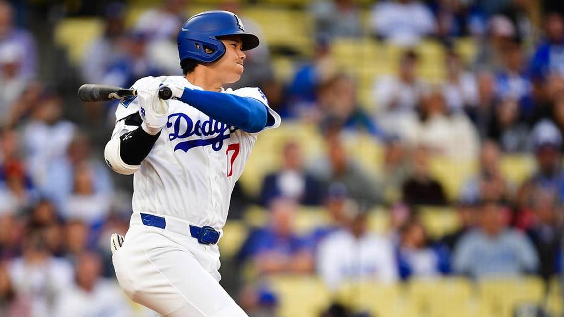 Dodgers' Shohei Ohtani, Kiké Hernández Exit Tuesday's Game Early