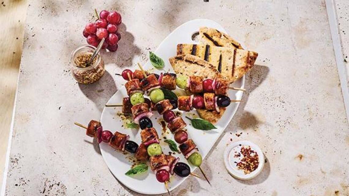 
        Elevate Summer Hosting with Health in Mind: Easy Apps, Meals and Sides Made with Fresh, Juicy Grapes
       