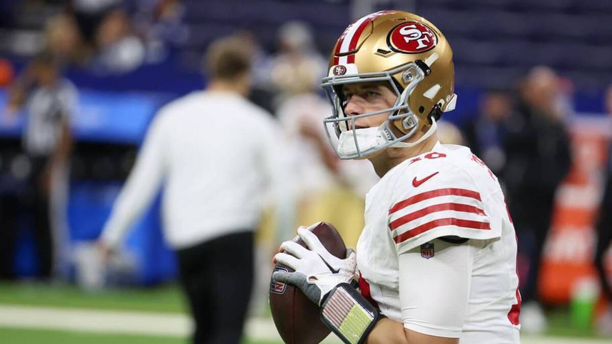  Dec 22, 2025; Indianapolis, Indiana, USA; San Francisco 49ers quarterback Mac Jones (10) warms up before the game against the Indianapolis Colts at Lucas Oil Stadium. Mandatory Credit: Trevor Ruszkowski-Imagn Images | Trevor Ruszkowski-Imagn Images 