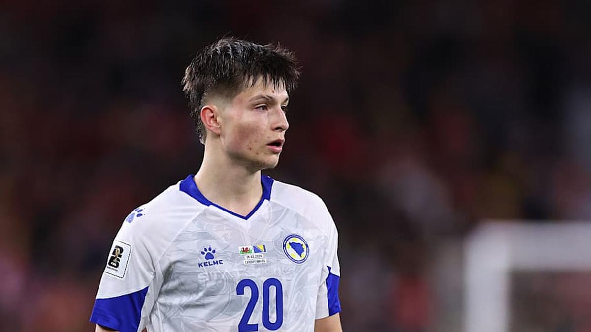  Esmir Bajraktarević has already impressed for his country. | Robbie Jay Barratt/AMA/Getty Images 