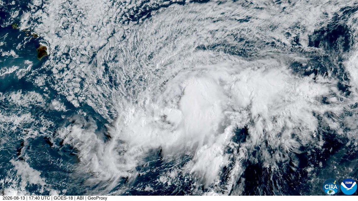 Hurricane Lala leaves thousands without power in Hawaii amid 'life-threatening' conditions 