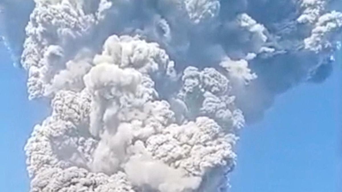 FILE PHOTO: The volcanic eruption of Mount Dukono in North Halmahera Regency, North Maluku, Indonesia, May 8, 2026, in this screengrab obtained from a social media video. Aleksius Djangu/via REUTERS