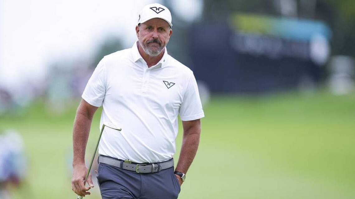 Report: Phil Mickelson Booted From Golf Club After Accusations of Inappropriate Contact With Employee