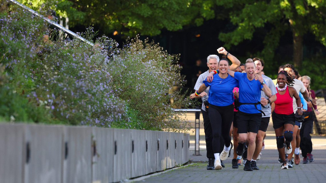 'The Amazing Race' cast includes former World Cup champ. How to watch 
