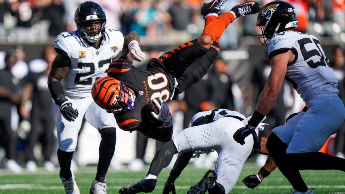 Eagles offense in transition faces stiff challenge from Jaguars defense