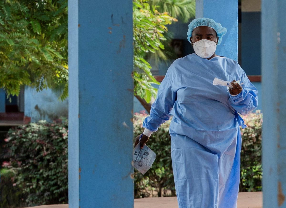 A healthcare worker at the Bunia General Referral Hospital following a resurgence of Ebola involving the Bundibugyo strain, a rarer variant of the virus with no approved vaccine currently available, in Bunia, Ituri province of the Democratic Republic of Congo May 21, 2026. REUTERS/Stringer