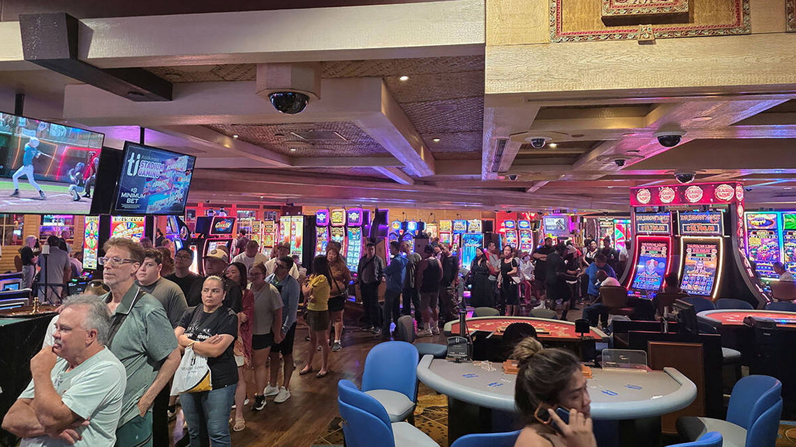 ‘Free money' drawing huge crowds to Las Vegas Strip casino 