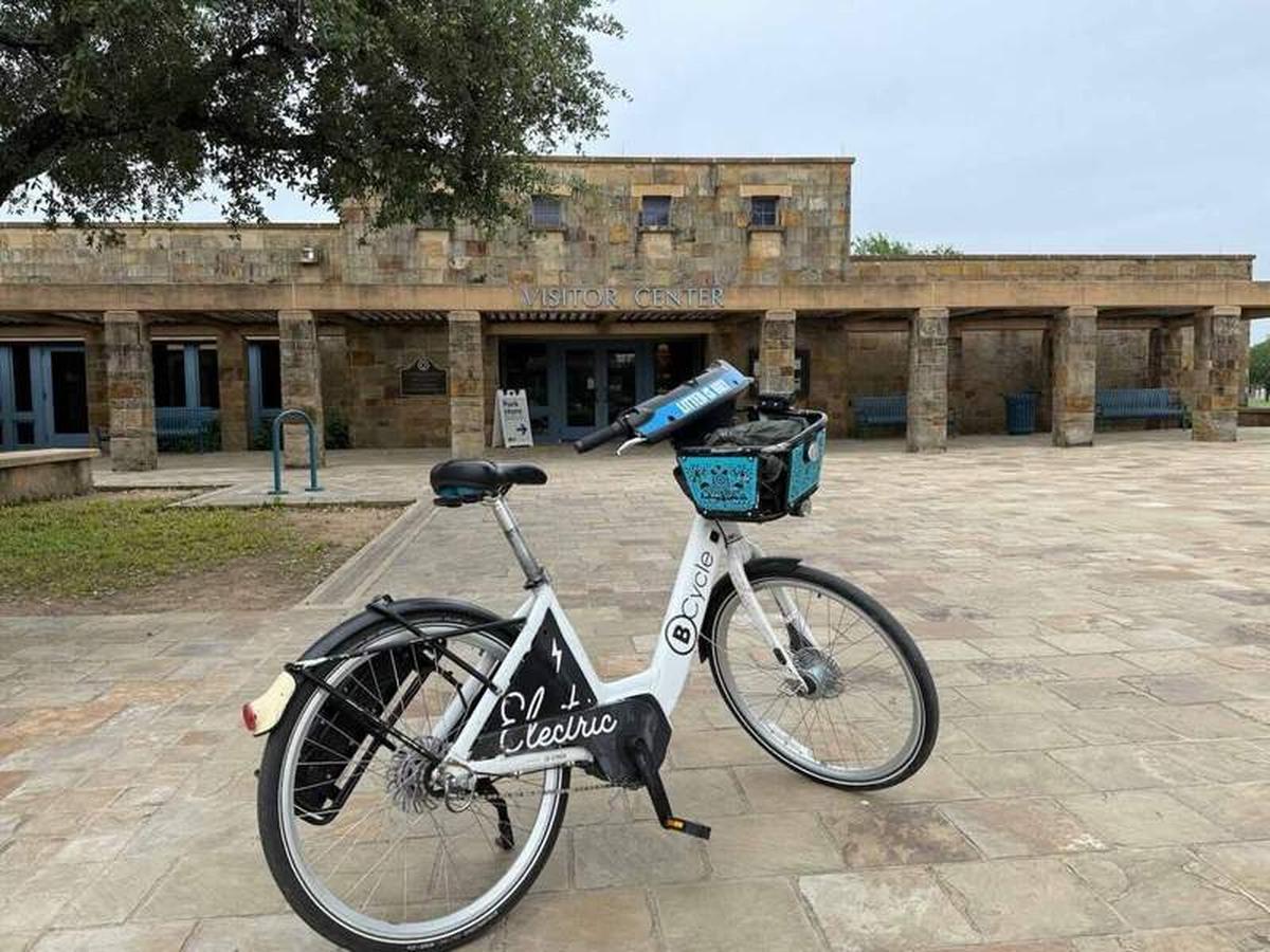  BCycle e-bike at the Visitor Center at Mission San José, gateway to the Mission Trail. Photo credit: Sharon Kurtz 
