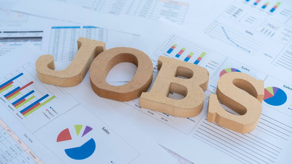 New jobs data reveals troubling wave of cuts at retail and restaurant chains 