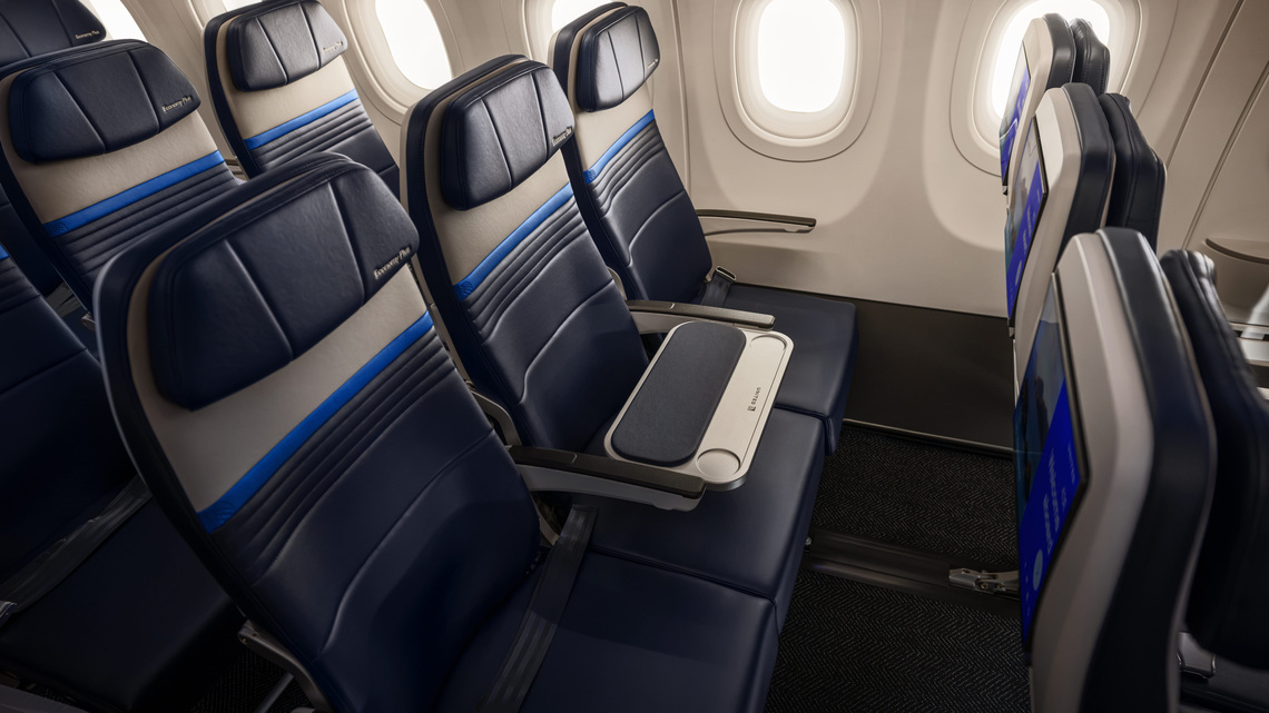 Goodbye, middle seat. United's new seating design offers extra space 