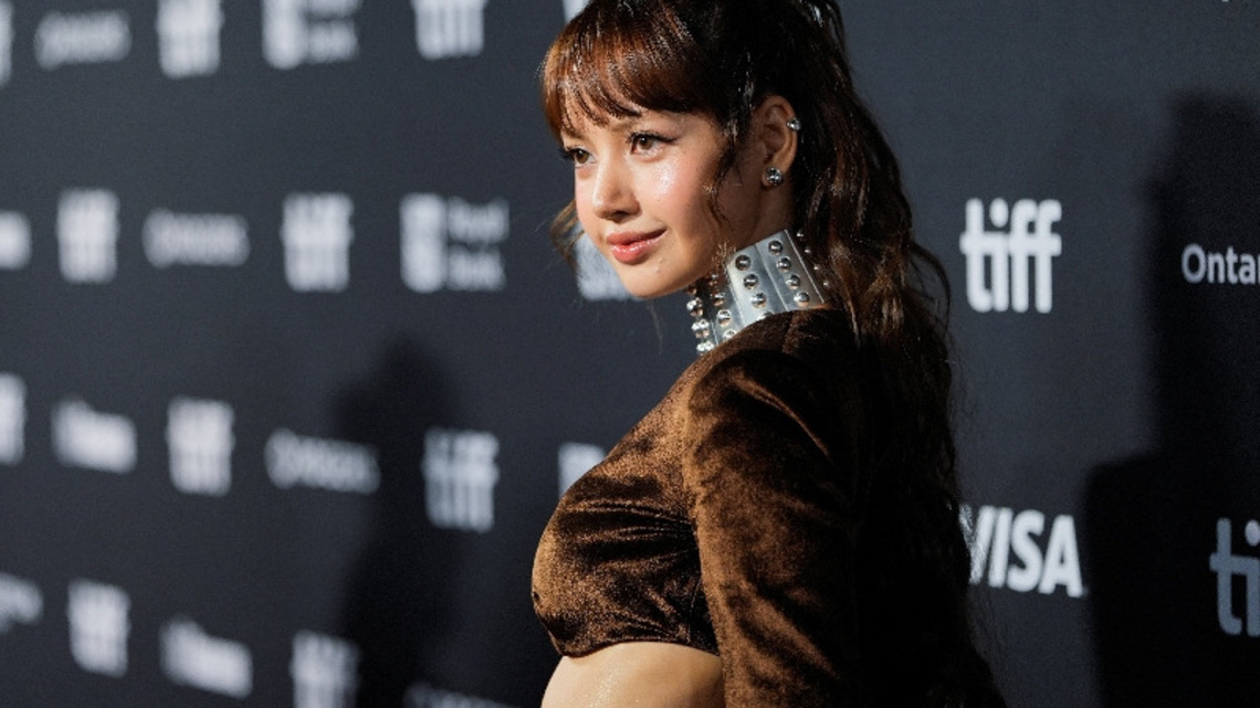 K-pop superstar Lisa sparks fan frenzy at TIFF documentary premiere 