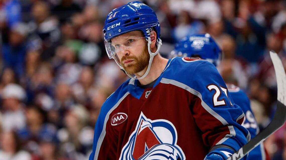 Avalanche re-sign D Brett Kulak, D Brent Burns 