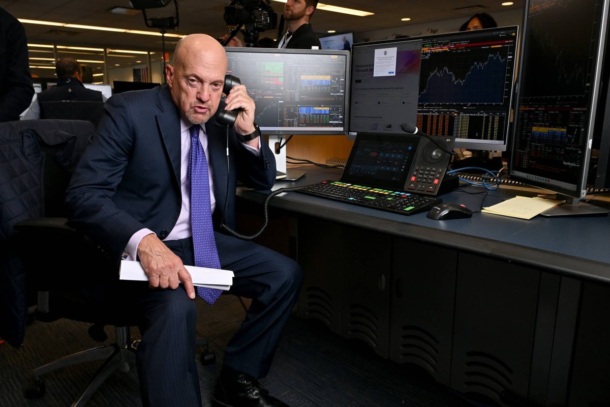  Jim Cramer has spent weeks warning that the crunch will pull cash out of stocks. 