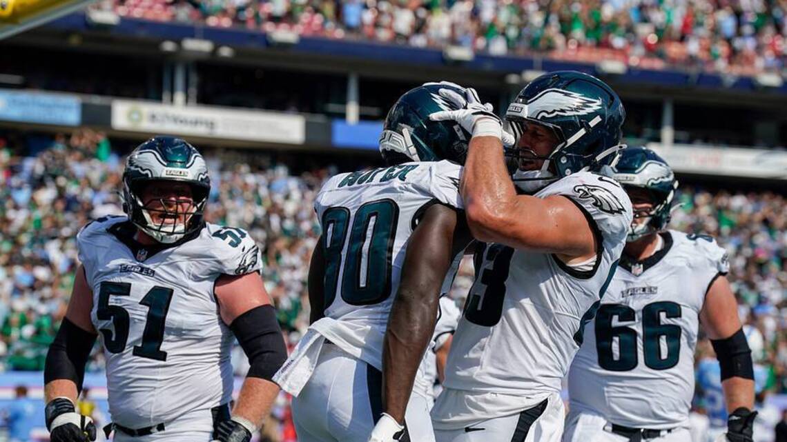5 Biggest Takeaways From Eagles Win Over Titans: O-Line In Big Trouble; Philly Needs Zach Ertz
