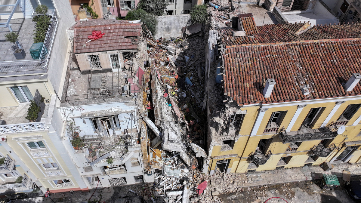 Six dead after explosion destroys building in Athens | Myrtle Beach Sun ...