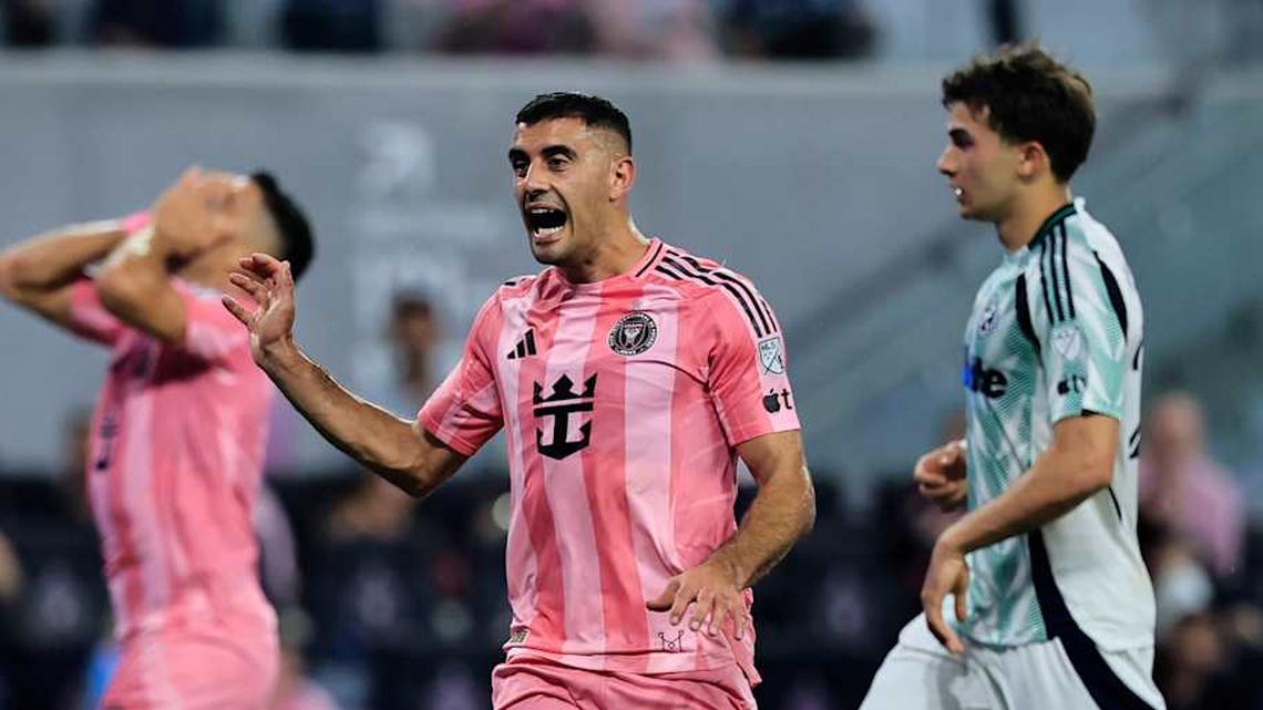  Germán Berterame (center) scored his third goal in four games in Inter Miami's latest draw. | Carmen Mandato/Getty Images 