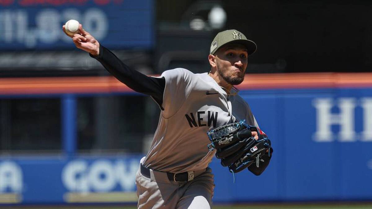  New York Yankees pitcher Elmer Rodriguez (71) delivers a pitch during the second inning against the New York Mets at Citi Field. | Vincent Carchietta-Imagn Images 