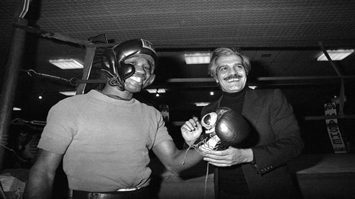 Omar Sharif,Rodrigo Valdes