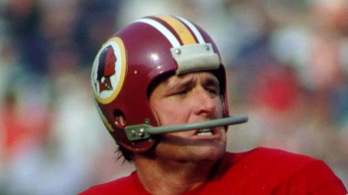  Jan 14, 1973; Los Angeles, CA, USA; FILE PHOTO; Washington Redskins quarterback (17) Billy Kilmer in action against the Miami Dolphins during Super Bowl VII at the Los Angeles Coliseum. Miami defeated Washington 14-7 and the Dolphins completed their perfect season. Mandatory Credit: Tony Tomsic-USA TODAY NETWORK | Tony Tomsic-Imagn Images 