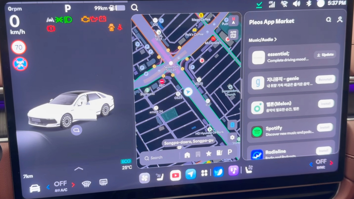 Hyundai's New Infotainment Goes Big on Screens but Keeps the Buttons