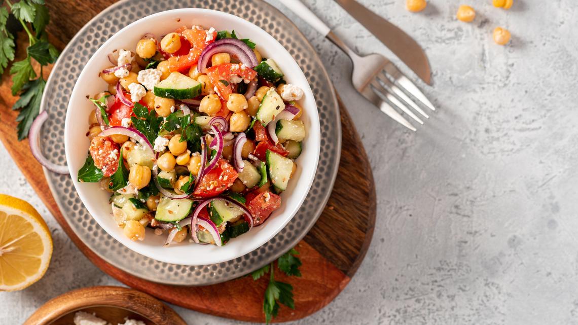 This Chickpea Salad Is the Healthy No-Cook Lunch That Never Gets Old