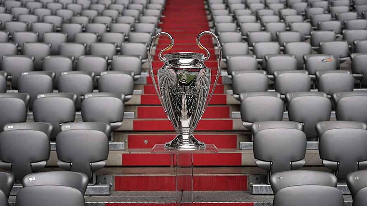  Only two teams can make it to Budapest to fight for the Champions League title. | Alex Pantling/UEFA/Getty Images 