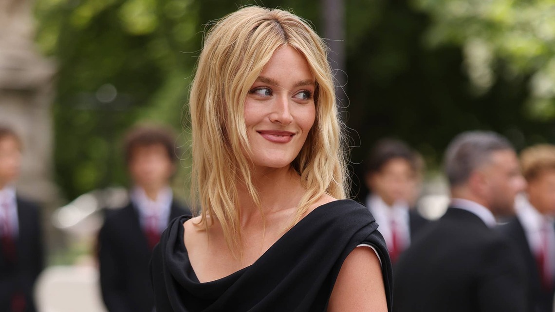 Sarah Pidgeon Fans Call Her 'The New Girl.' She Just Joined a Star-Studded Netflix Show 